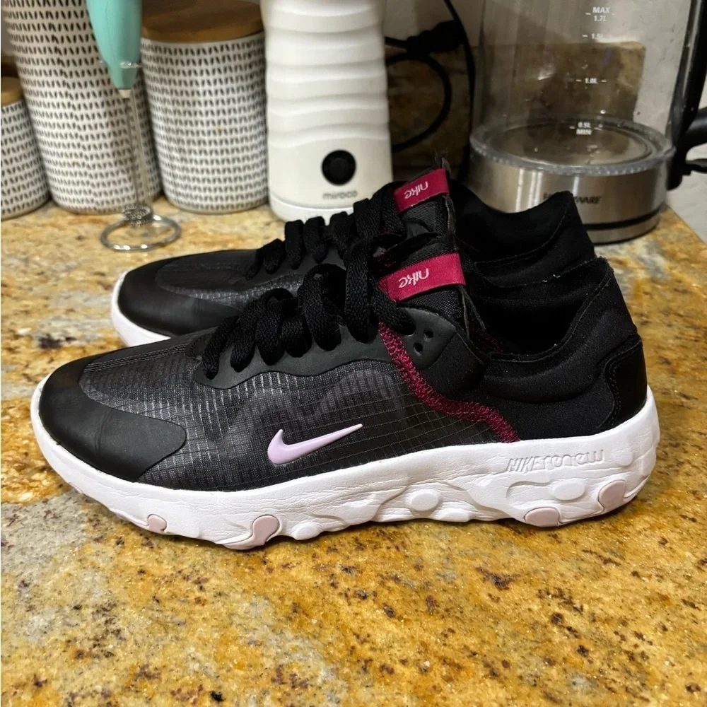Nike Renew size 9